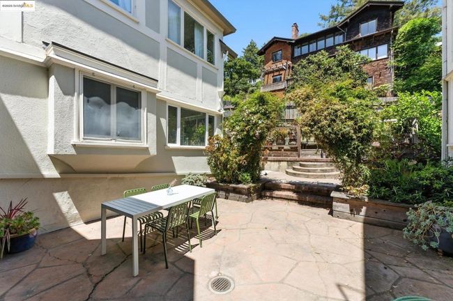 7 Panoramic Way, Condo with 2 bedrooms, 1 bathrooms and null parking in Berkeley CA | Image 35