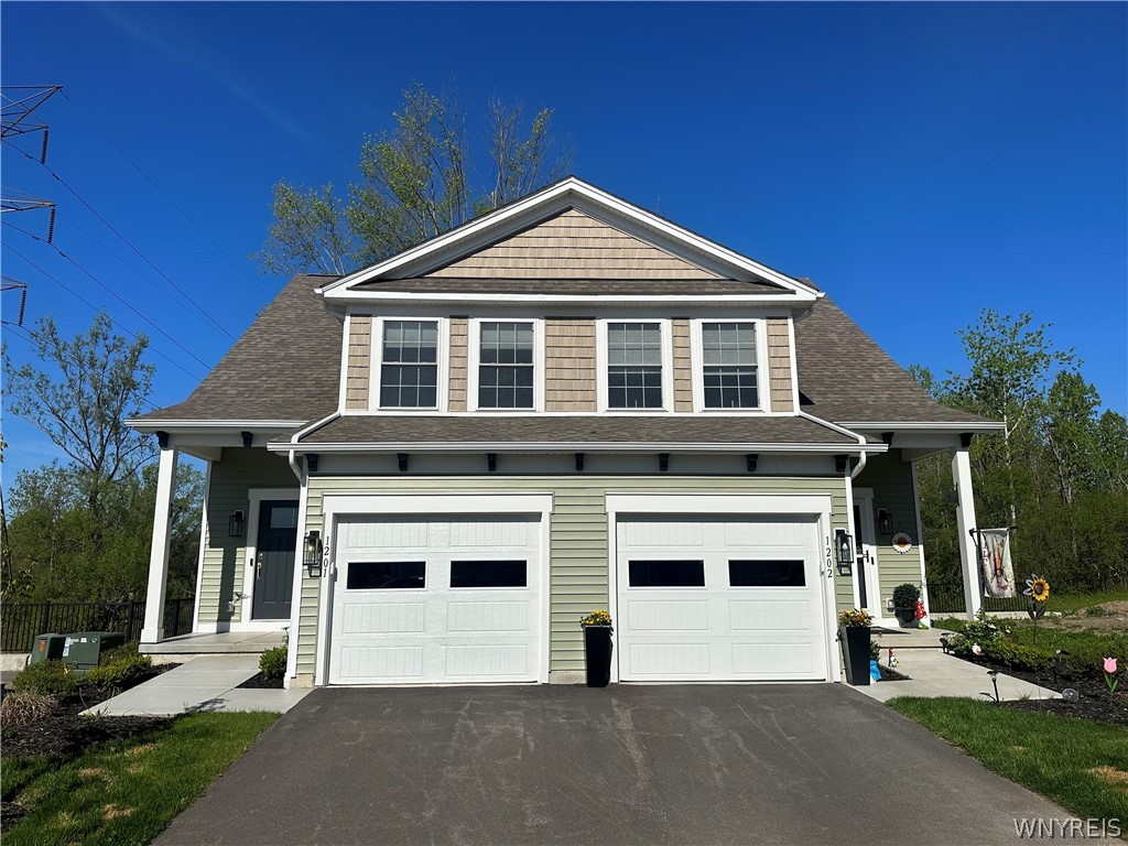 Carriage Ln, Buffalo, NY 14224