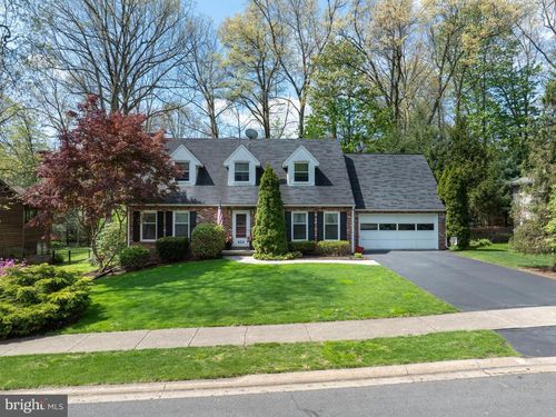 424 Canterbury Dr, State College, PA, 16803-1241 | Card Image
