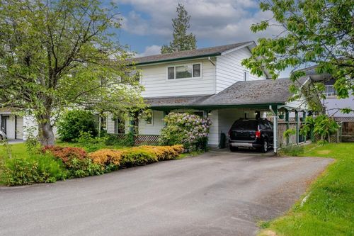 9810 121 Street, Surrey, BC, V3V4J8 | Card Image