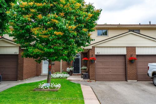 42-1350 Limeridge Rd E, Hamilton, ON, L8W1L6 | Card Image