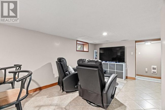 32 Cambria Rd S, House other with 3 bedrooms, 2 bathrooms and 4 parking in Goderich ON | Image 41