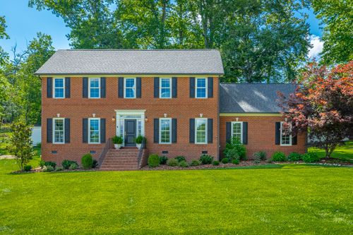 3623 Gentry Station Dr, Signal Mountain, TN, 37377-1562 | Card Image