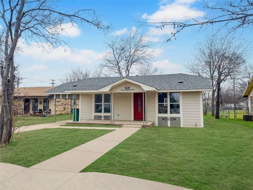 828 Indiana St, Graham, TX, 76450-3609 | Card Image