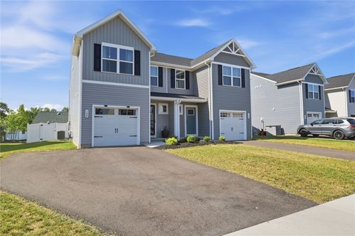 104 South Dr, West Seneca, NY, 14218-3687 | Card Image