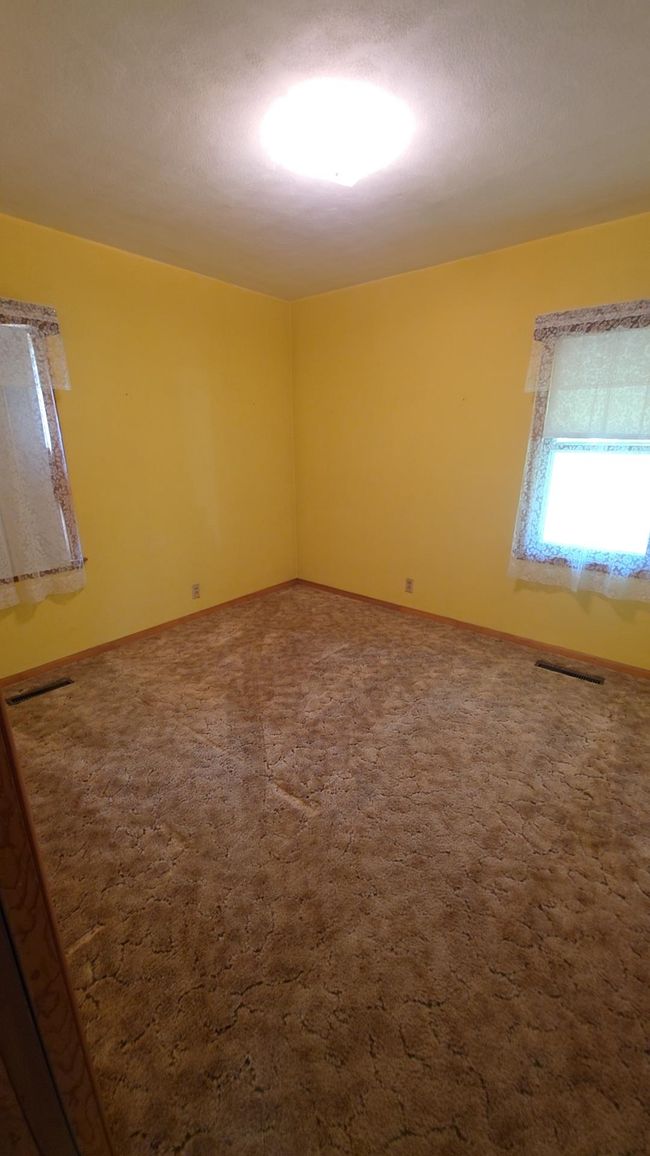 304 N Sleeper St, House other with 3 bedrooms, 2 bathrooms and null parking in Everly IA | Image 8