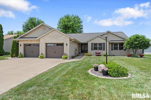 221 Huntington Rd, Chatham, IL, 62629-8076 | Card Image