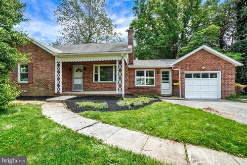 3330 E Prospect Rd, YORK, PA, 17402-8683 | Card Image