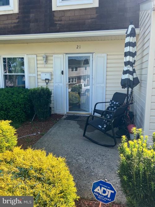 21 Trescott Ln, Willingboro, NJ, 08046-3728 | Card Image