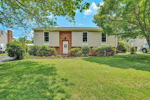 3852 Berryhill Dr, Roanoke, VA, 24018 | Card Image