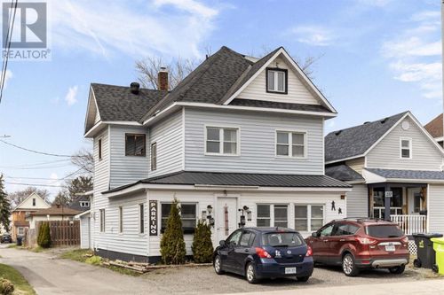 215 Gloucester St, Sault Ste. Marie, ON, P6A1N6 | Card Image