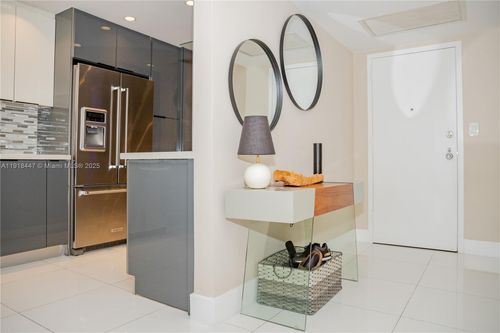 apt-205-3375 N Country Club Dr, Aventura, FL, 33180-1651 | Card Image