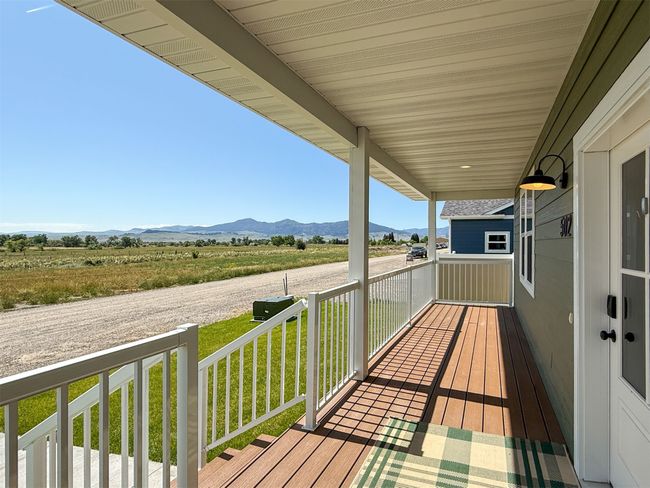 Front porch | Image 37