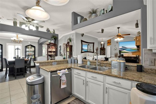 Kitchen | Image 17