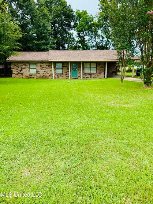 281 E Mcpherson Dr, Monticello, MS, 39654-3527 | Card Image