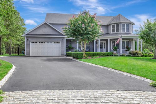 39 Blackberry Ln, Center Moriches, NY, 11934-1412 | Card Image