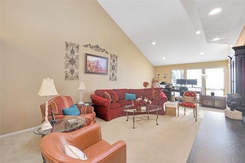 52 Timber Ridge Dr, Holtsville, NY, 11742-1653 | Card Image