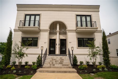 839 N Gregg Ave, Fayetteville, AR, 72701-1929 | Card Image