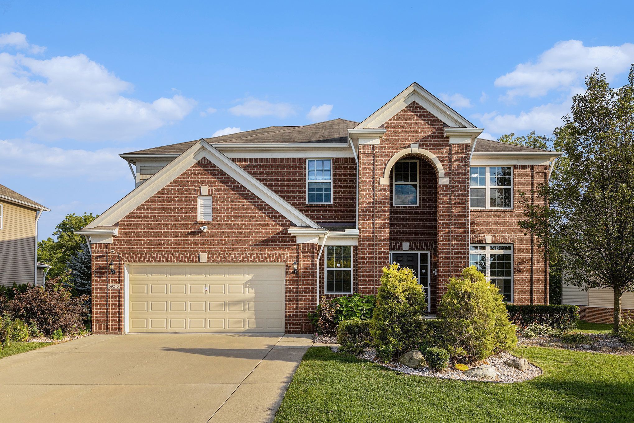 Bavernhaus Ct, South Lyon, MI 48178