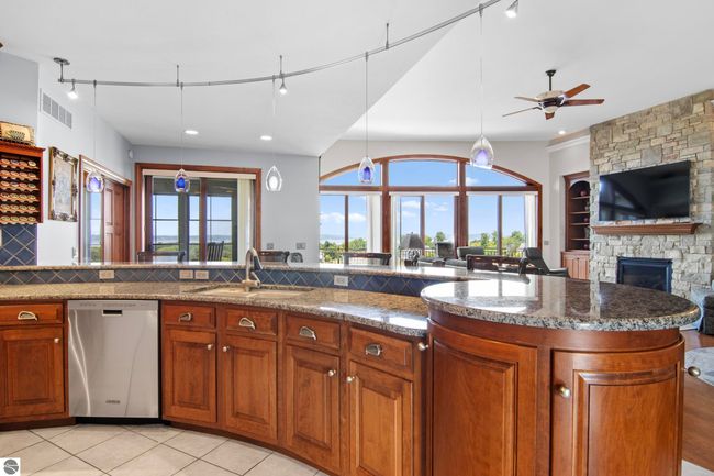 4173 Dornoch Ct, House other with 6 bedrooms, 4 bathrooms and null parking in Williamsburg MI | Image 15