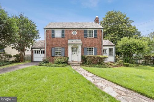 7201 Chestnut St, CHEVY CHASE, MD, 20815-4051 | Card Image