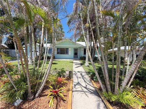 2055 34th Ave, Vero Beach, FL, 32960-2437 | Card Image