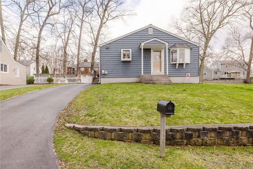 79 Bergeron St, Seekonk, MA, 02771-4306 | Card Image