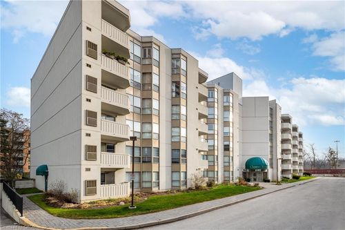 508-3267 King St E, Kitchener, ON, N2A4A4 | Card Image