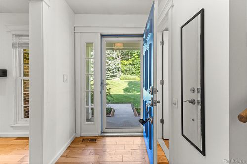 42198 Roscommon St, Northville, MI, 48167-2416 | Card Image