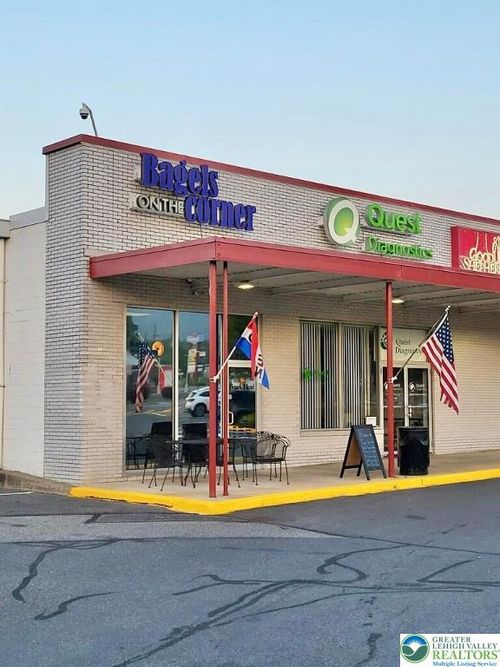 416 Blue Valley Dr, Bangor, PA, 18013-1525 | Card Image