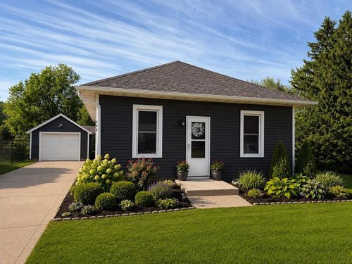 206 E Madison Street, Dodgeville, WI, 53533 | Card Image