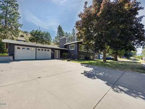 1011 Newcastle Ave, Klamath Falls, OR, 97601-1869 | Card Image