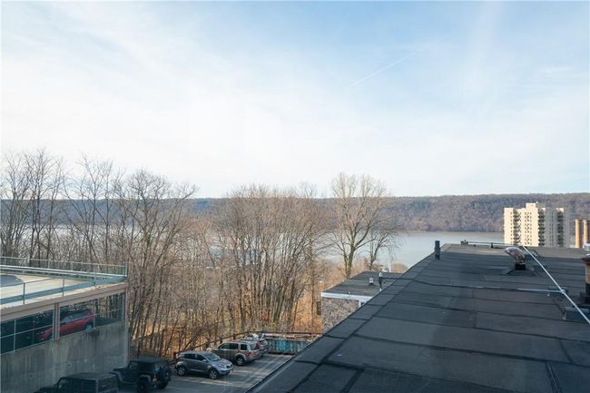 APT-3M - 397 Broadway, Home with 1 bedrooms, 1 bathrooms and 1 parking in Yonkers NY | Image 10