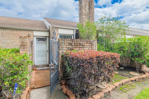 9116-9116 Wilcrest Dr, Houston, TX, 77099-2157 | Card Image