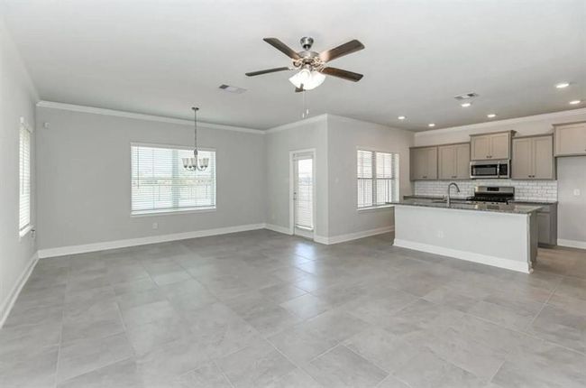 10 Green Briar Loop, House other with 4 bedrooms, 3 bathrooms and null parking in Angleton TX | Image 8