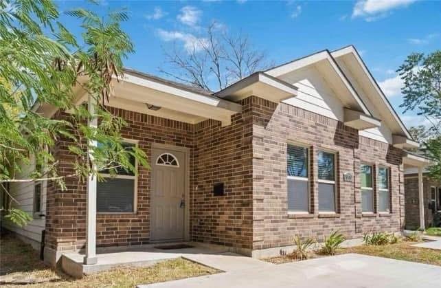Residential Income in Houston 4