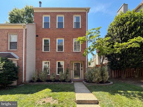 7579 Chrisland Cv, FALLS CHURCH, VA, 22042-7564 | Card Image