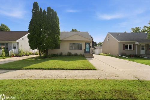 923 N Tyler Ave, Mason City, IA, 50401-1839 | Card Image