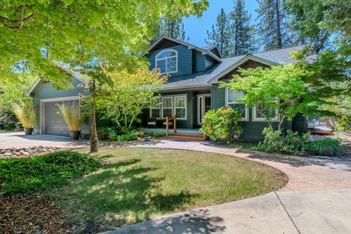 7888 Redthorne Rd, Rogue River, OR, 97537-4657 | Card Image