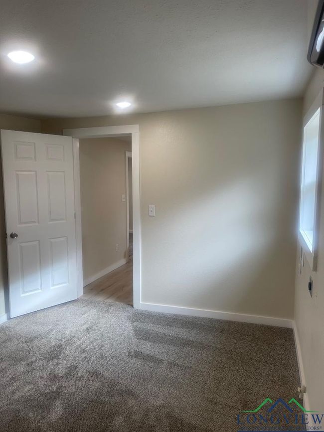 338 E Peters St, House other with 3 bedrooms, 2 bathrooms and null parking in De Kalb TX | Image 40