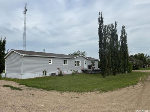 112 2nd Ave, Macrorie, SK, S0L2E0 | Card Image