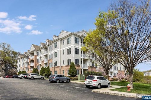 6217 Brookhaven Ct, Riverdale, NJ, 07457-1648 | Card Image