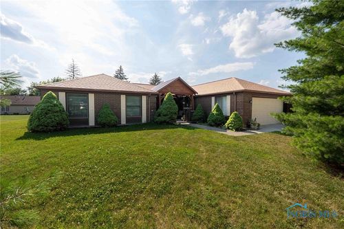 1641 Whitehall Dr, Lima, OH, 45805-1327 | Card Image