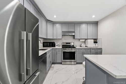 apt-5a-4162 Bowne St, Flushing, NY, 11355-2696 | Card Image