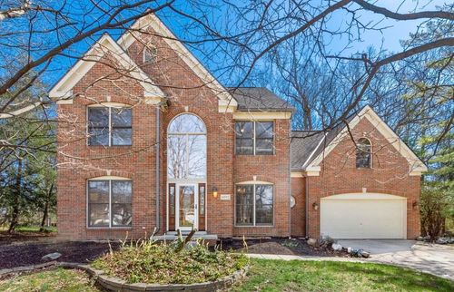6092 Winnebago St, Grove City, OH, 43123-9076 | Card Image