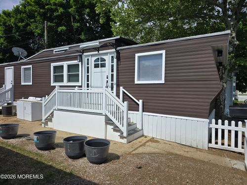 9 Monique Cir, Hazlet, NJ, 07730-1543 | Card Image