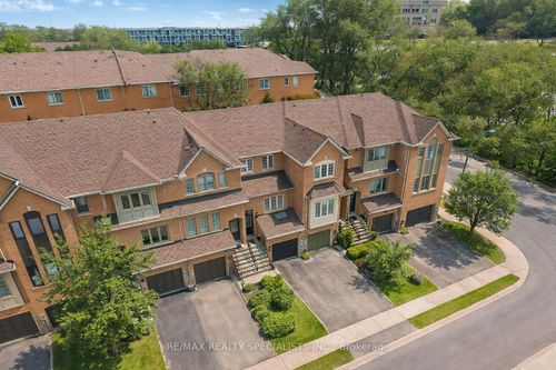 8 Bluewater Crt, Etobicoke, ON, M8V4A8 | Card Image