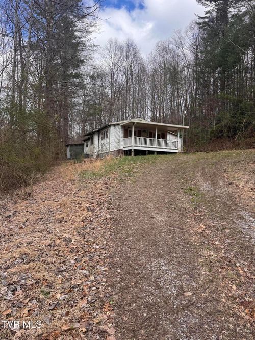 1096 Dry Creek Road, Elizabethton, TN, 37643 | Card Image