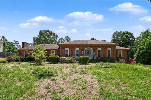 532 Greenwood Dr, Burlington, NC, 27217-7932 | Card Image