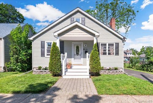 23 Roosevelt Pl, Newburgh, NY, 12550-3736 | Card Image